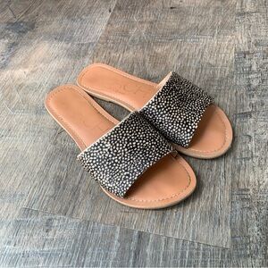 Coconuts by Matisse BEACH Cabana Slides in Spotted Print